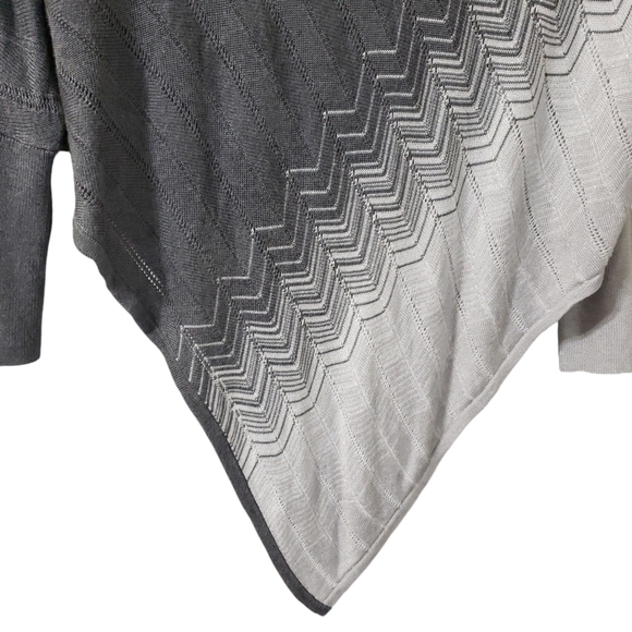 White House Black Market Asymmetric Grey/White Chevron Poncho Sweater Small - Picture 5 of 12